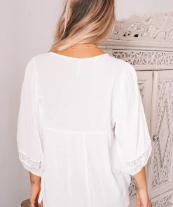 Spicy Sugar CLOTHING Janis Top - White