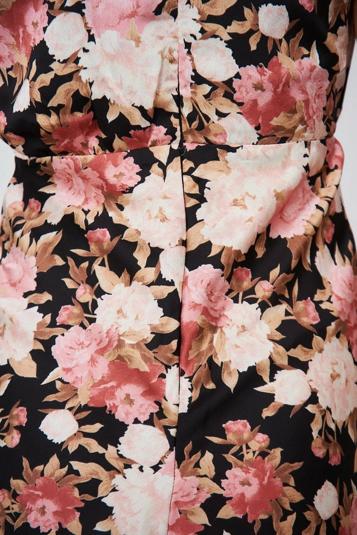 White Closet Bonafique Dress - Black Floral DRESSES 8 White Closet Bonafique Dress - Black Floral DRESSES