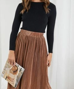 Red Berry CLOTHING Basa Knit Top - Black 12 Red Berry CLOTHING Basa Knit Top - Black