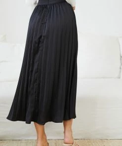 Desire Fabianie Skirt - Black CLOTHING