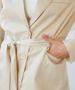 YH & Co (Chloe Yip) CLOTHING Kelaney Blazer - Champagne