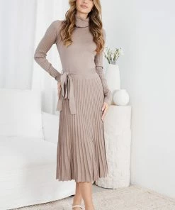 Sunny Girl DRESSES Manhattener Dress - Beige