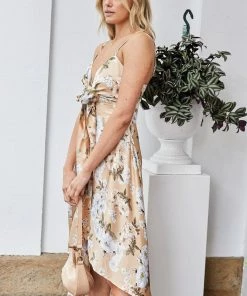 Pandjclothing Ormonda Dress - Beige Floral DRESSES