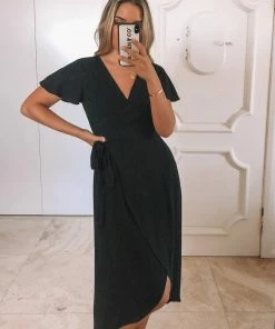 Style Box DRESSES Tended Dress - Black