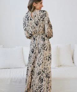 Dream House Vacation Dresses Tesia Dress - Beige Print