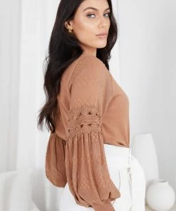Style Box Tia Top - Camel