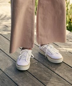 Verali Queenbee Sneakers - White 11 Verali Queenbee Sneakers - White