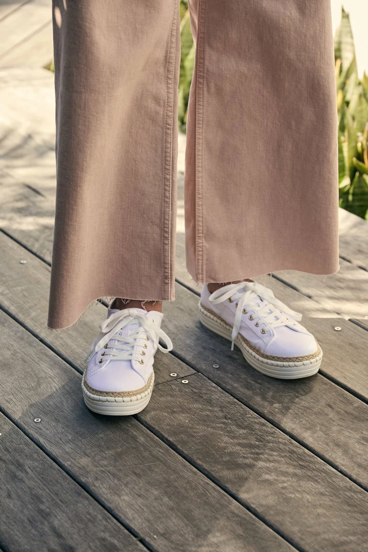 Verali Queenbee Sneakers - White 7 Verali Queenbee Sneakers - White