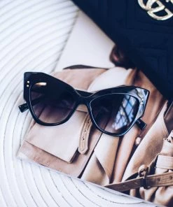 El Roy Eyewear Hepburn | Black Summer Edit