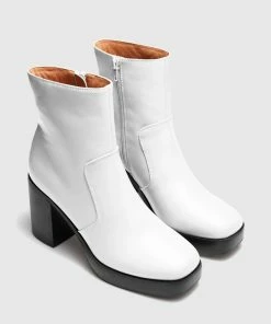 Cherrichella Prince Boot White Footwear