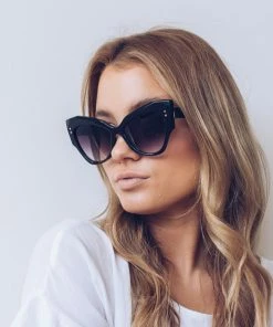 El Roy Eyewear Hepburn | Black Summer Edit