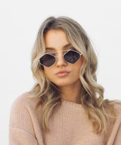 El Roy Eyewear Nora | Black Summer Edit