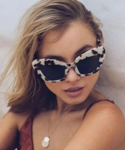 El Roy Eyewear Scarlett | Print Summer Edit
